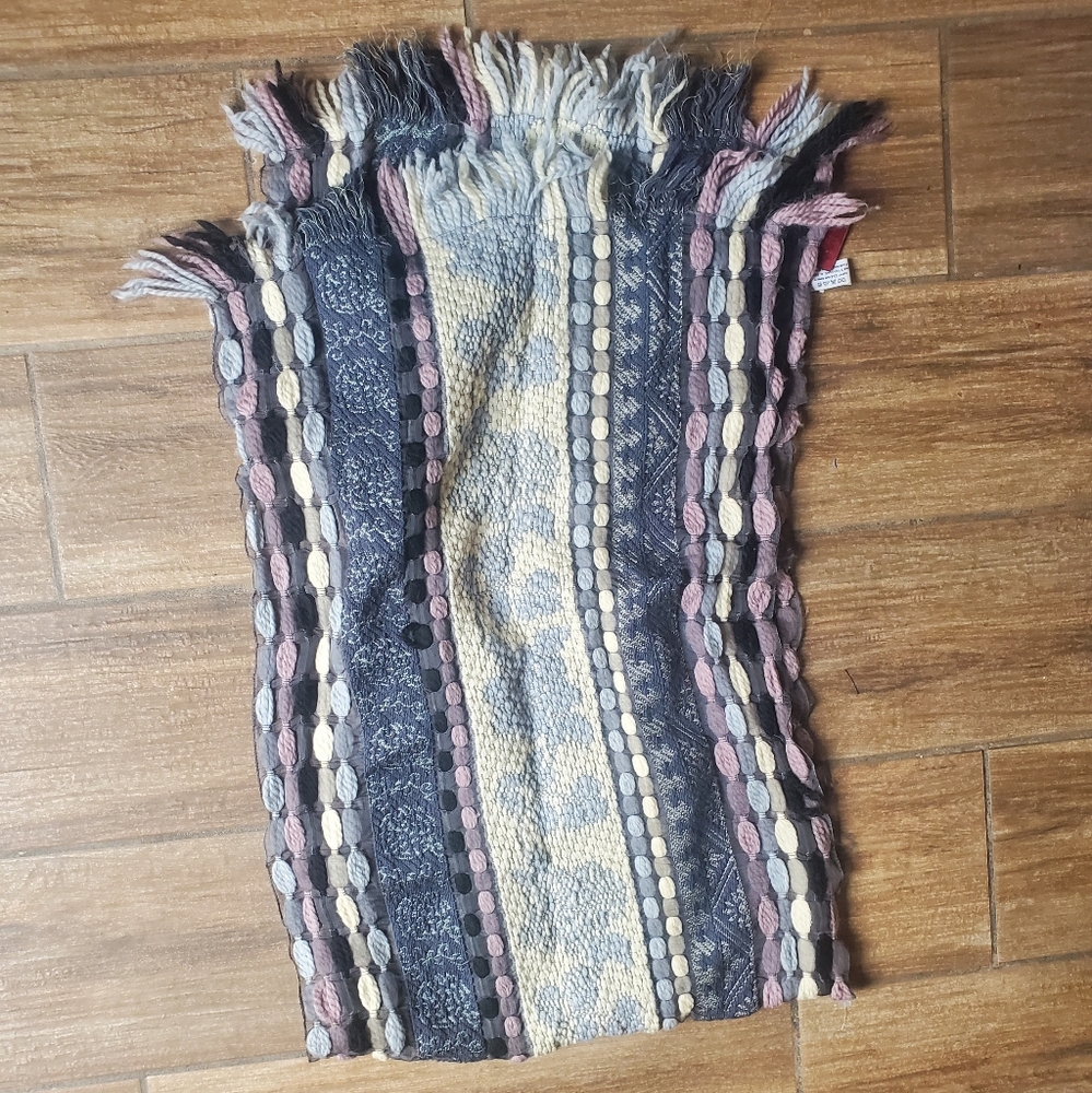 Kenzo Made in Italy Wool and Silk Scarf. - Picture 7 of 16